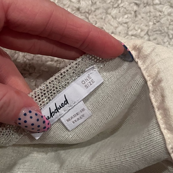 Subdued top - Picture 3 of 3